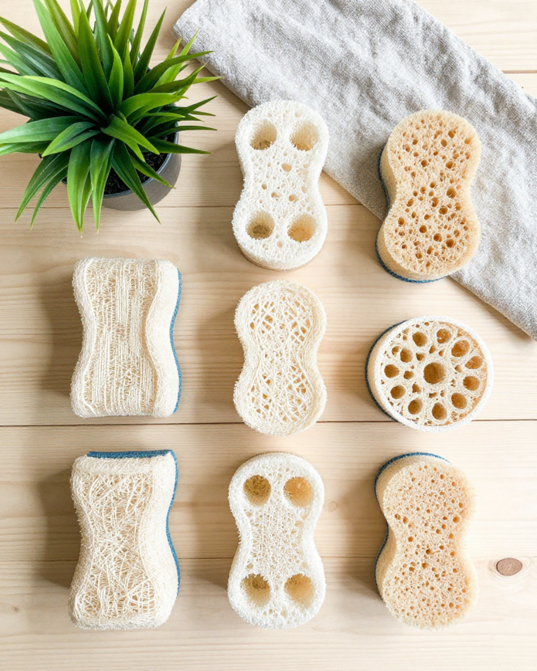 Natuurlijke sponsen van loofah vezels voor keuken en badkamer met milieuvriendelijk design.